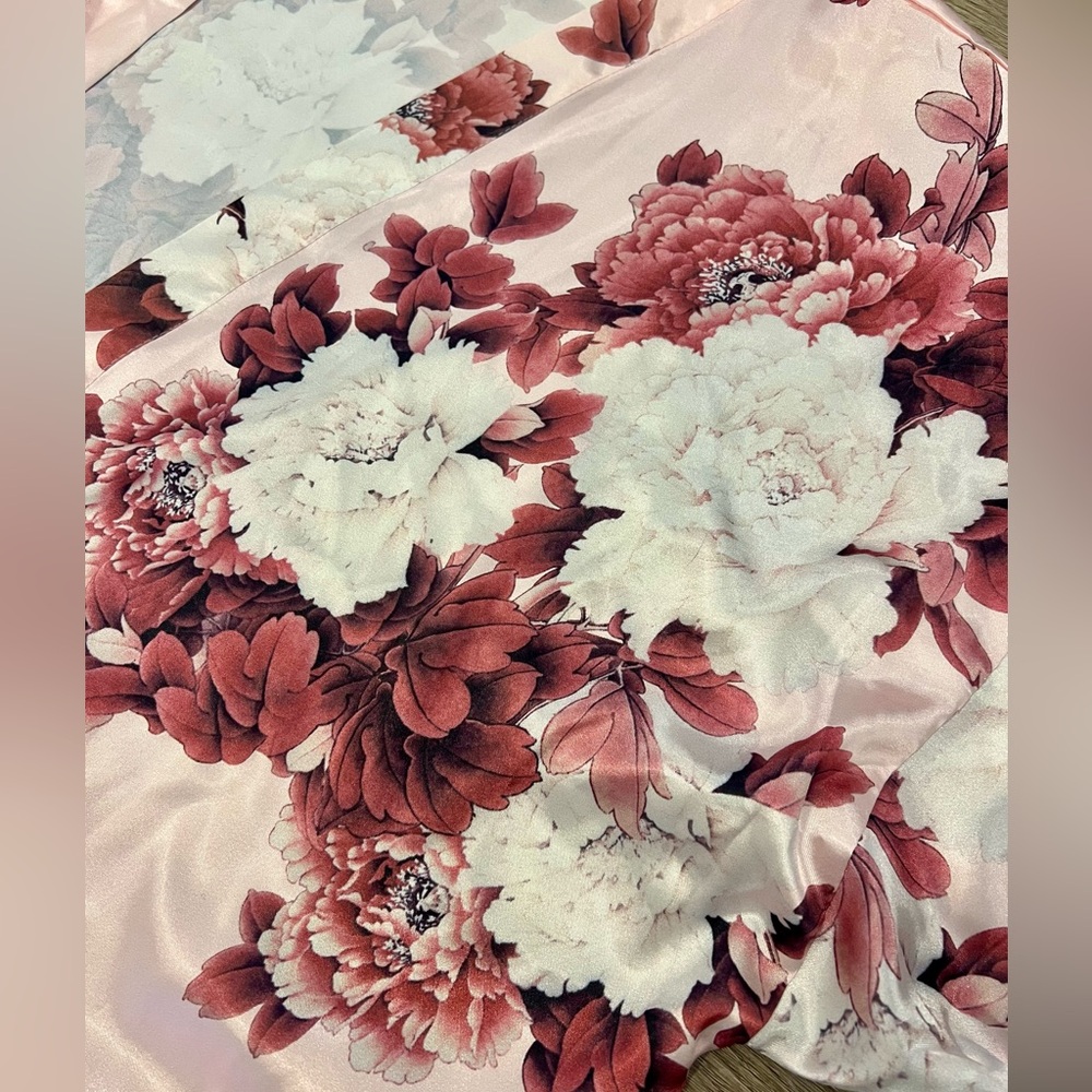 Satin Kimono Style Robe - Picture 6 of 8